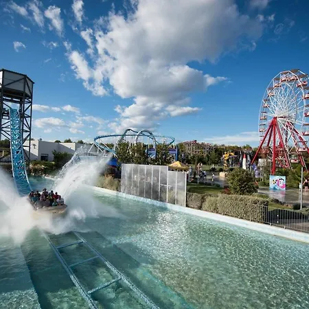 索利纳活动房屋假日公园