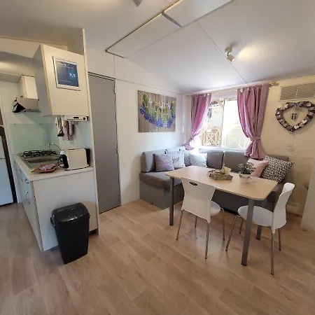 索利纳活动房屋假日公园 假日公园 比奥格勒·纳·莫鲁